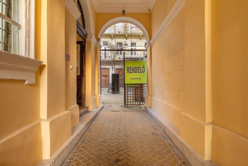 Dizsu'S Place Budapest Exterior foto